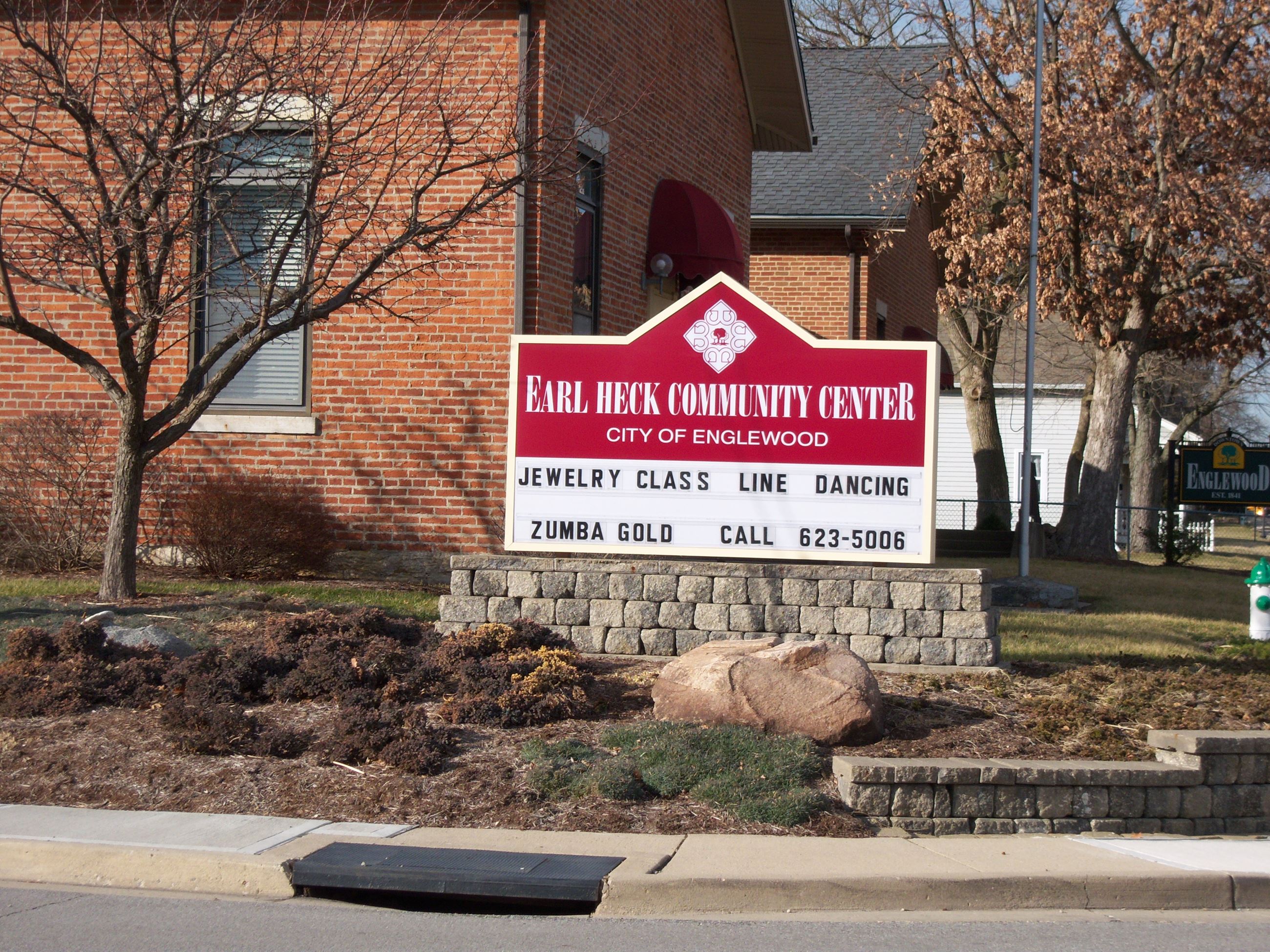 Earl Heck Center Front Sign 1